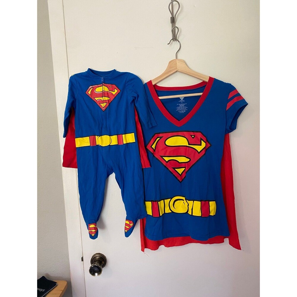 Mommy and Me costumes, superwomen and baby super man bodysuit tee with capes